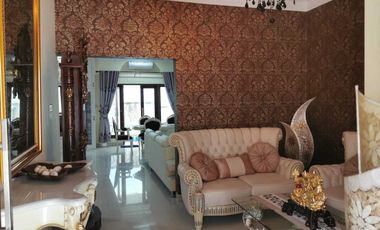 RUMAH FULL FURNISH BELAKANG AMPLAS N ROYAL AMBARUKMO