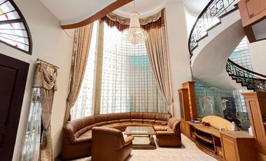 Villa di Komplek Taman Polonia 5