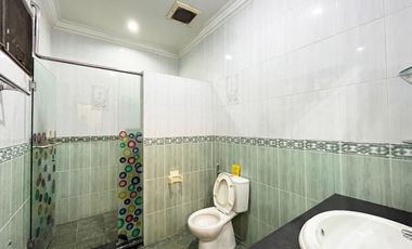 Villa di Komplek Taman Polonia 5