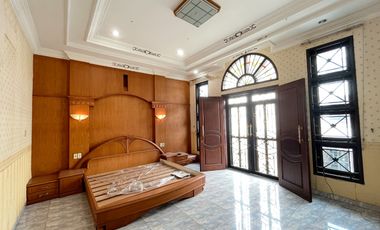 Villa di Komplek Taman Polonia 5