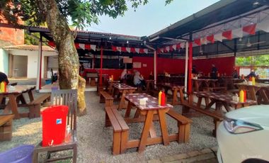 Tempat Usaha Laweyan Pinggir Jalan Strategis Untuk Kuliner