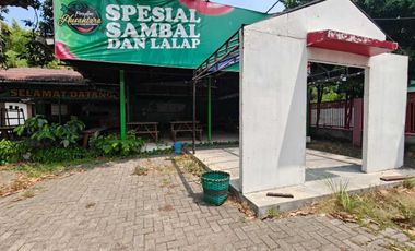 Tempat Usaha Laweyan Pinggir Jalan Strategis Untuk Kuliner