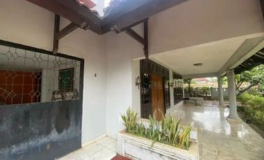 Rumah dgn halaman luas di pusat Kota Palembang