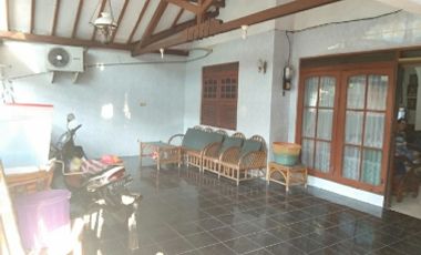 Rumah asri di jln Duku Pondok Candra Indah , Sidoarjo