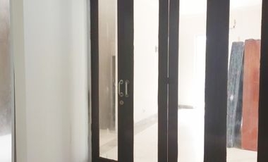 Rumah Di Town House Dekat St Tj Barat Dan Aeon Mall & dapat dicicil