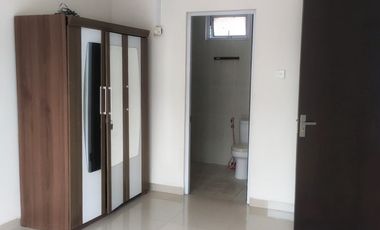 Rumah Di Town House Dekat St Tj Barat Dan Aeon Mall & dapat dicicil