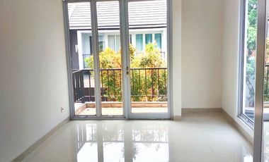 Rumah Di Town House Dekat St Tj Barat Dan Aeon Mall & dapat dicicil