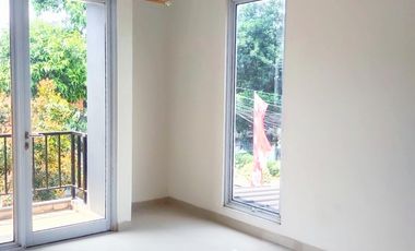 Rumah Di Town House Dekat St Tj Barat Dan Aeon Mall & dapat dicicil
