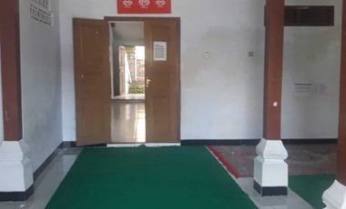 Rumah luas di kontrakkan/mess/kantor di Kebumen