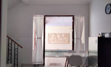 Rumah dengan kolam renang di perum Vasana Residence sleman yogyakarta