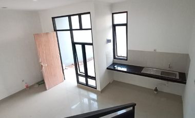rumah 2 lantai ready stok lokasi strategis