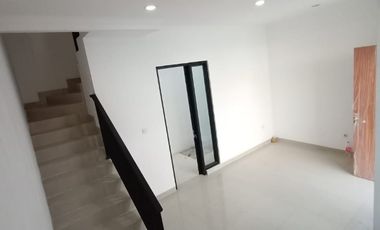 rumah 2 lantai ready stok lokasi strategis