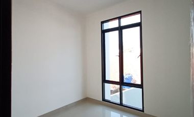 rumah 2 lantai ready stok lokasi strategis