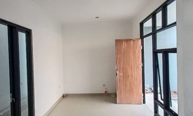 rumah 2 lantai ready stok lokasi strategis