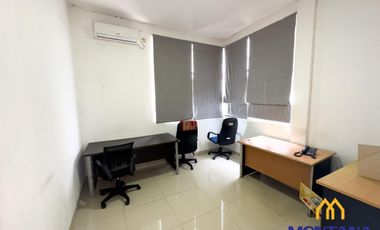 Dijual GEDUNG ex Showroom di jalan boulevard Scientia