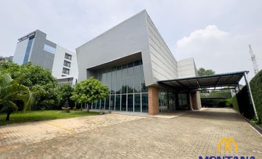 Dijual GEDUNG ex Showroom di jalan boulevard Scientia