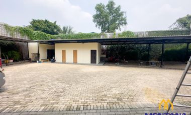 Dijual GEDUNG ex Showroom di jalan boulevard Scientia