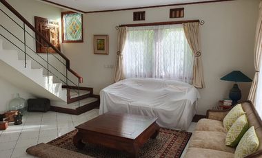Rumah Villa VIEW SUPER CANTIK dan Luas di Dago Bandung dijual