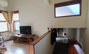 Rumah Villa VIEW SUPER CANTIK dan Luas di Dago Bandung dijual