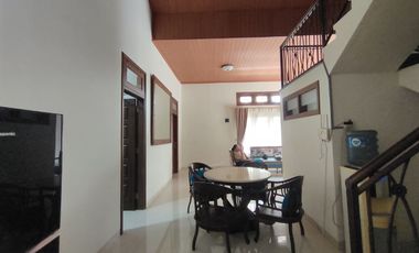 Rumah Mewah 2Lt Plus Furnish Tengah Kota Solo