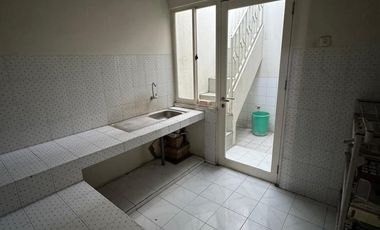 Disewakan Rumah Manyar Jaya, Surabaya Dekat Univ Untag.