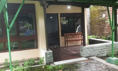 Di sewakan rumah idum tengah solo bisa 4 mobil