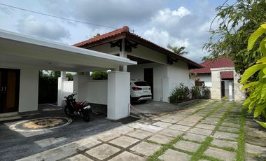 VILLA MEWAH SANGAY LUAS NYAMAN FURNISHED LOKASI STARTEGIS KE PANTAI
