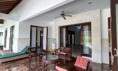 VILLA MEWAH SANGAY LUAS NYAMAN FURNISHED LOKASI STARTEGIS KE PANTAI