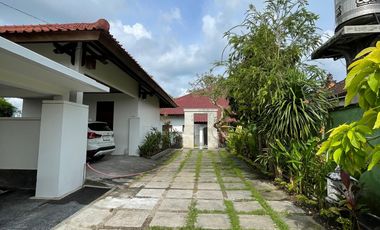 VILLA MEWAH SANGAY LUAS NYAMAN FURNISHED LOKASI STARTEGIS KE PANTAI