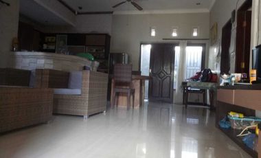 DIJUAL RUMAH STYLE VILLA LINGKUNGAN NYAMAN (NEGO)