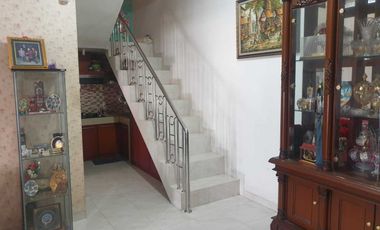 Rumah 2 lantai dekat ambarukmo Plaza di banguntapan bantul yogyakarta