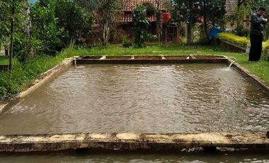 Dijual Villa bambu  bonus  kolam ikan di Sukabumi