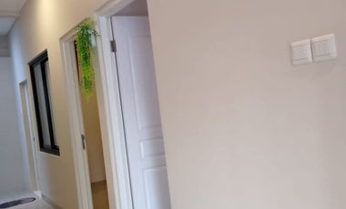 DISEWAKAN RUMAH CANTIK, DESIGN MODERN, BANYUMANIK SEMARANG