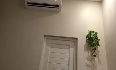 DISEWAKAN RUMAH CANTIK, DESIGN MODERN, BANYUMANIK SEMARANG