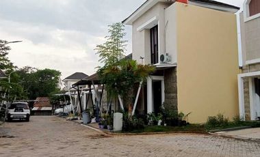 DISEWAKAN RUMAH CANTIK, DESIGN MODERN, BANYUMANIK SEMARANG
