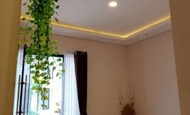 DISEWAKAN RUMAH CANTIK, DESIGN MODERN, BANYUMANIK SEMARANG