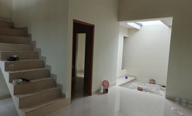 Jual Rumah 2 Lantai Cluster 600 jt-an Colomadu dekat RS AURI