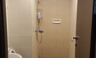 Di sewakan per 3 bulan tipe 1 kmr view pantai Apartment Borneo bay
