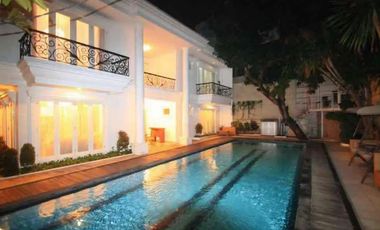 Rumah di jual siap huni.