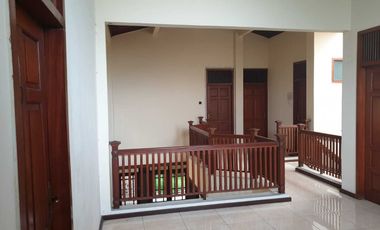 Disewakan Rumah Dalam Komplek Daerah Lebak Bulus