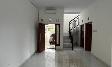 dijual rumah di sleman dekat UGM dan hotel hyatt jln damai jakal km 8