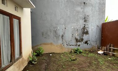 dijual rumah di sleman dekat UGM dan hotel hyatt jln damai jakal km 8