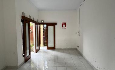 dijual rumah di sleman dekat UGM dan hotel hyatt jln damai jakal km 8