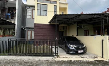 dijual rumah di sleman dekat UGM dan hotel hyatt jln damai jakal km 8
