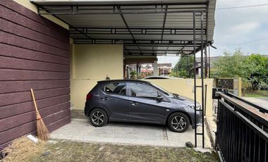 dijual rumah di sleman dekat UGM dan hotel hyatt jln damai jakal km 8