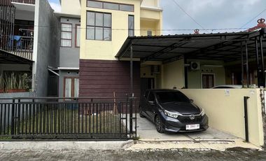 dijual rumah di sleman dekat UGM dan hotel hyatt jln damai jakal km 8
