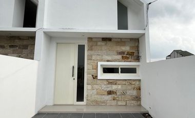 RUMAH DI RUNGKUT UNIT LANGKA