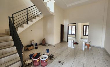 Dijual Rumah Murah BU 2 Lantai Dekat Ke Green Lake City Jakarta Barat