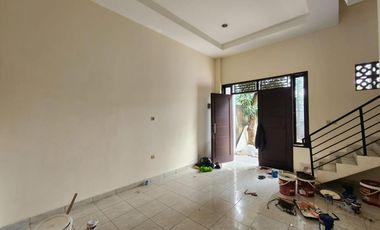 Dijual Rumah Murah BU 2 Lantai Dekat Ke Green Lake City Jakarta Barat