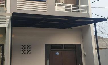 Dijual Rumah Murah BU 2 Lantai Dekat Ke Green Lake City Jakarta Barat